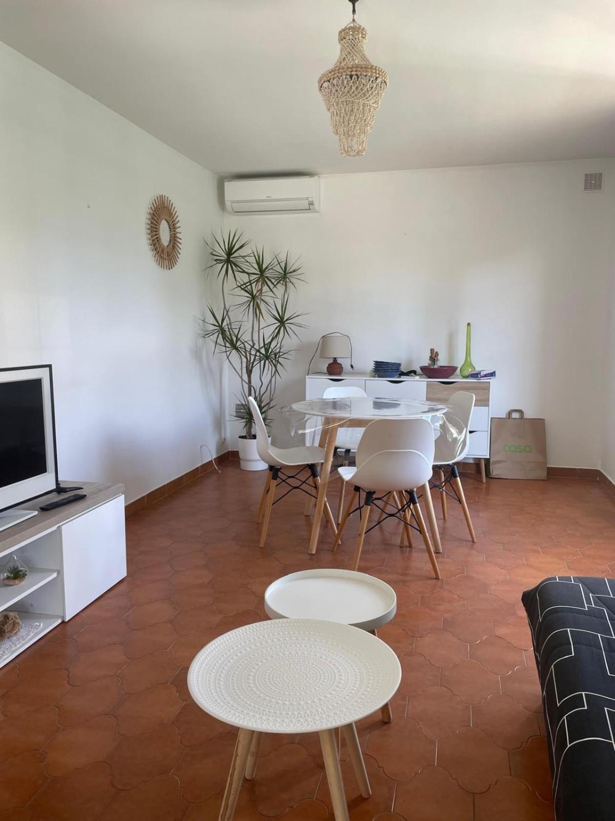 T2 En Rez De Villa Sanary-sur-Mer Exterior foto
